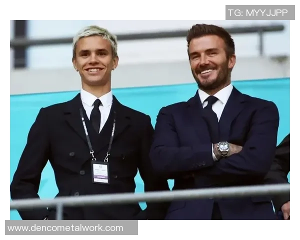 柏林足球明星盘点：那些在绿茵场上闪耀的传奇人物与新星